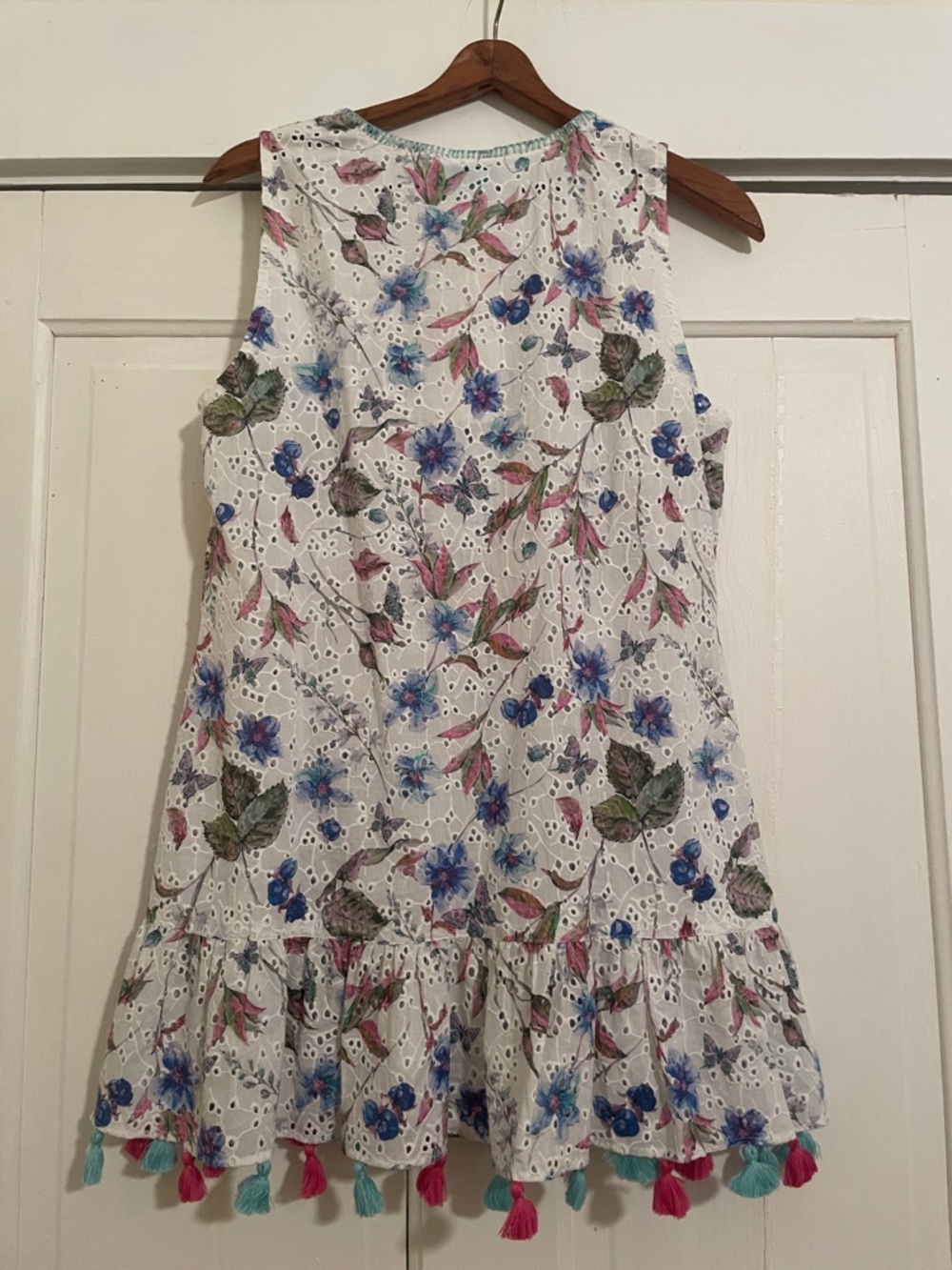 New Taj by Sabrina Blue Floral Eyelet Tassel Top size Small - Picture 3 of 7
